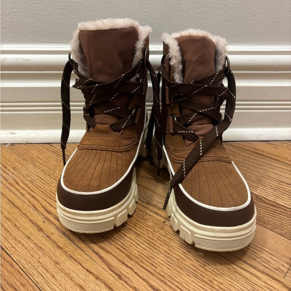 Sorel Tivoli V Short Women's Brown Winter Boots - Picture 2 of 6